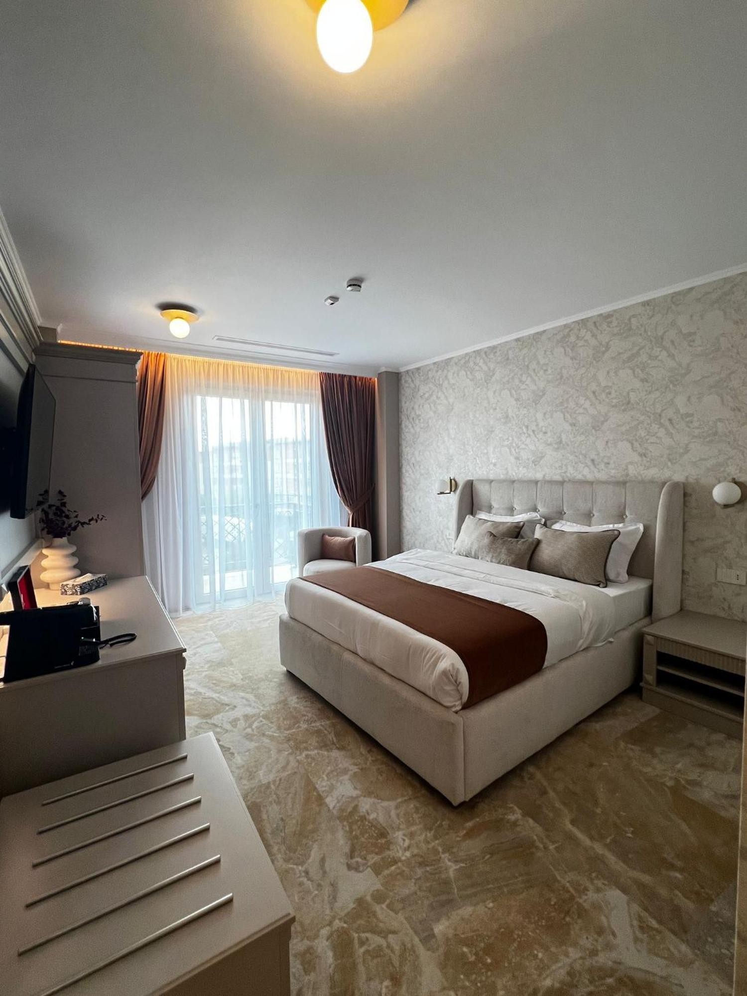 Boutique Hotel Bals エクステリア 写真