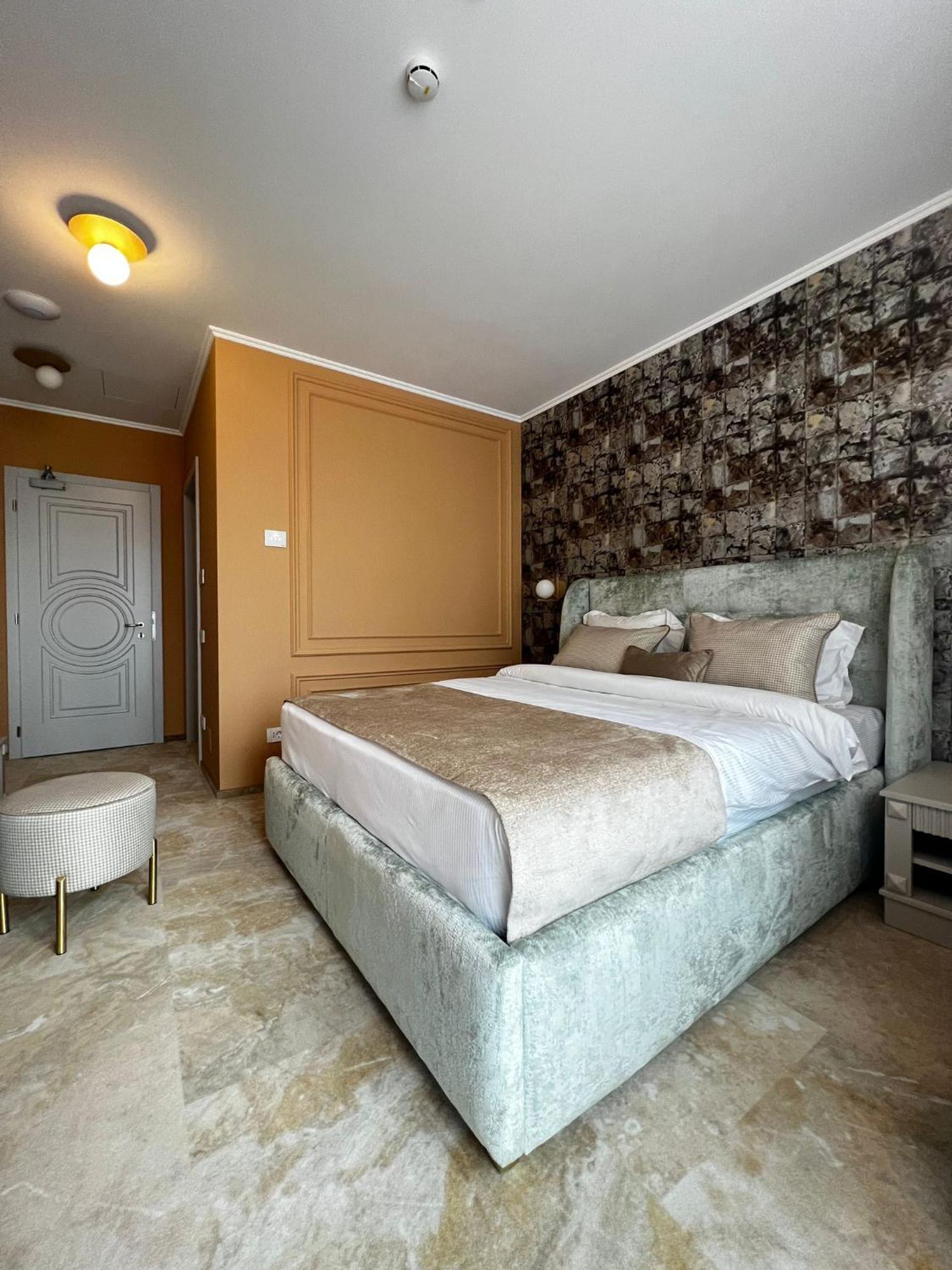 Boutique Hotel Bals エクステリア 写真