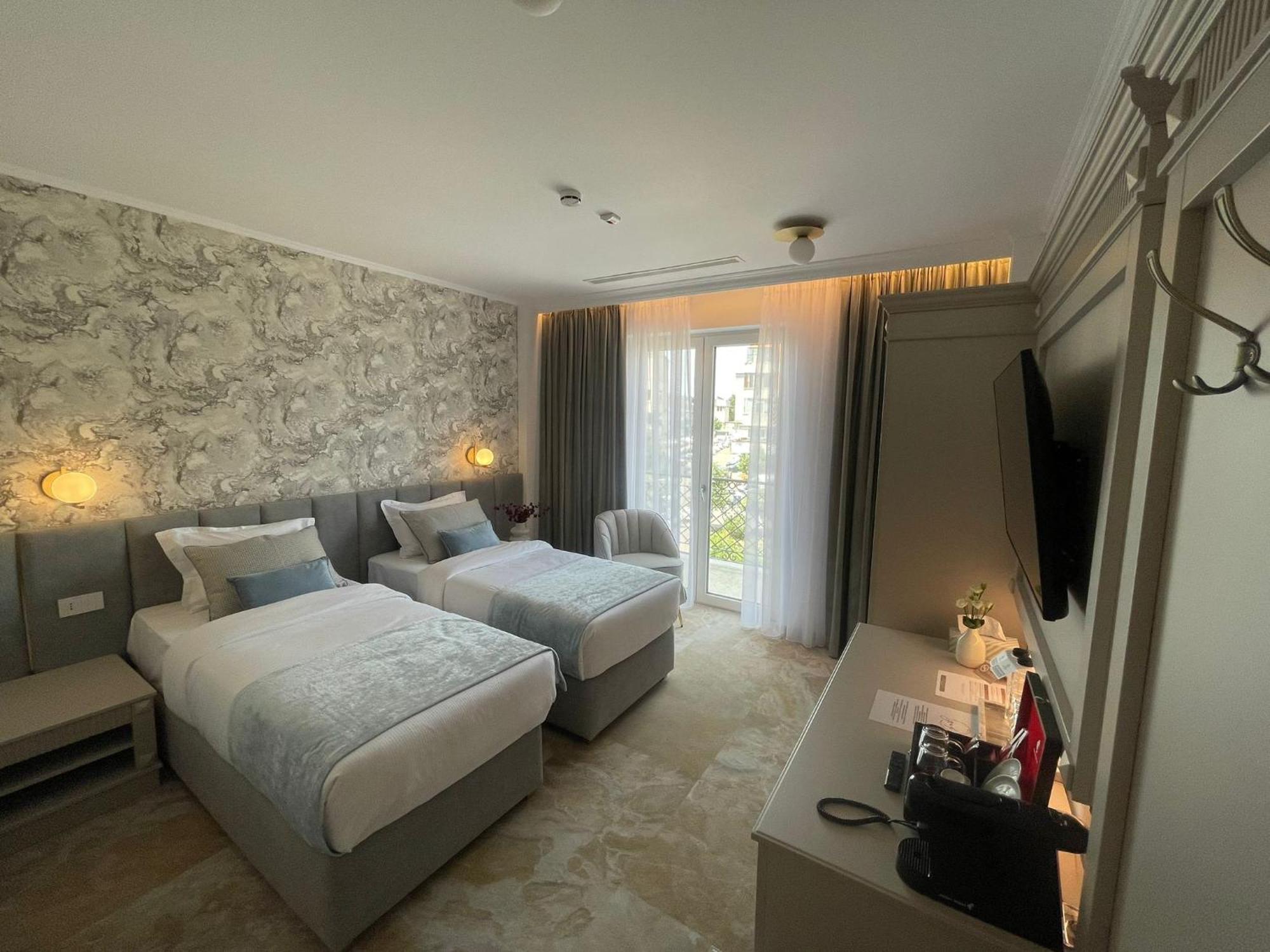 Boutique Hotel Bals エクステリア 写真