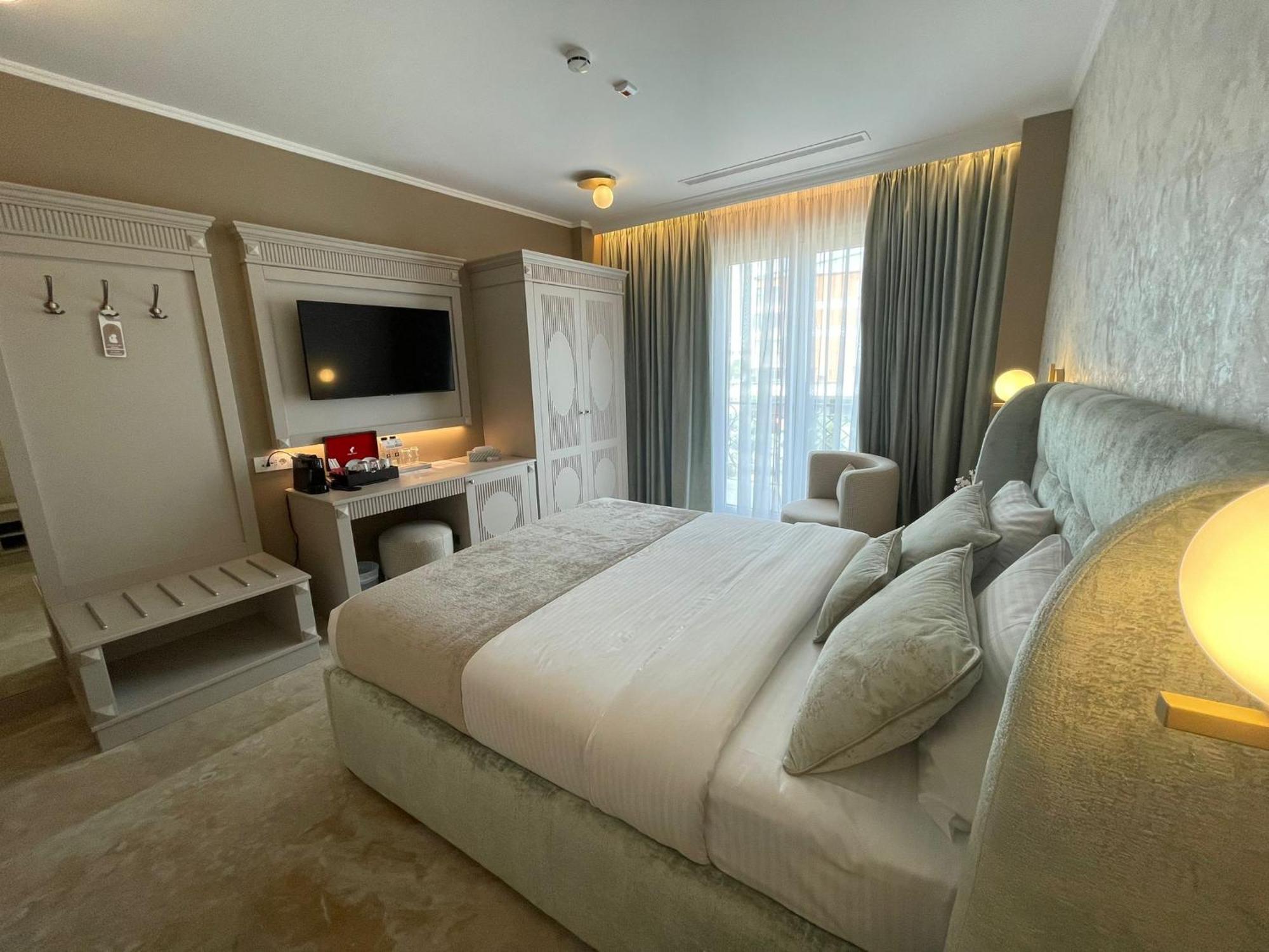 Boutique Hotel Bals エクステリア 写真