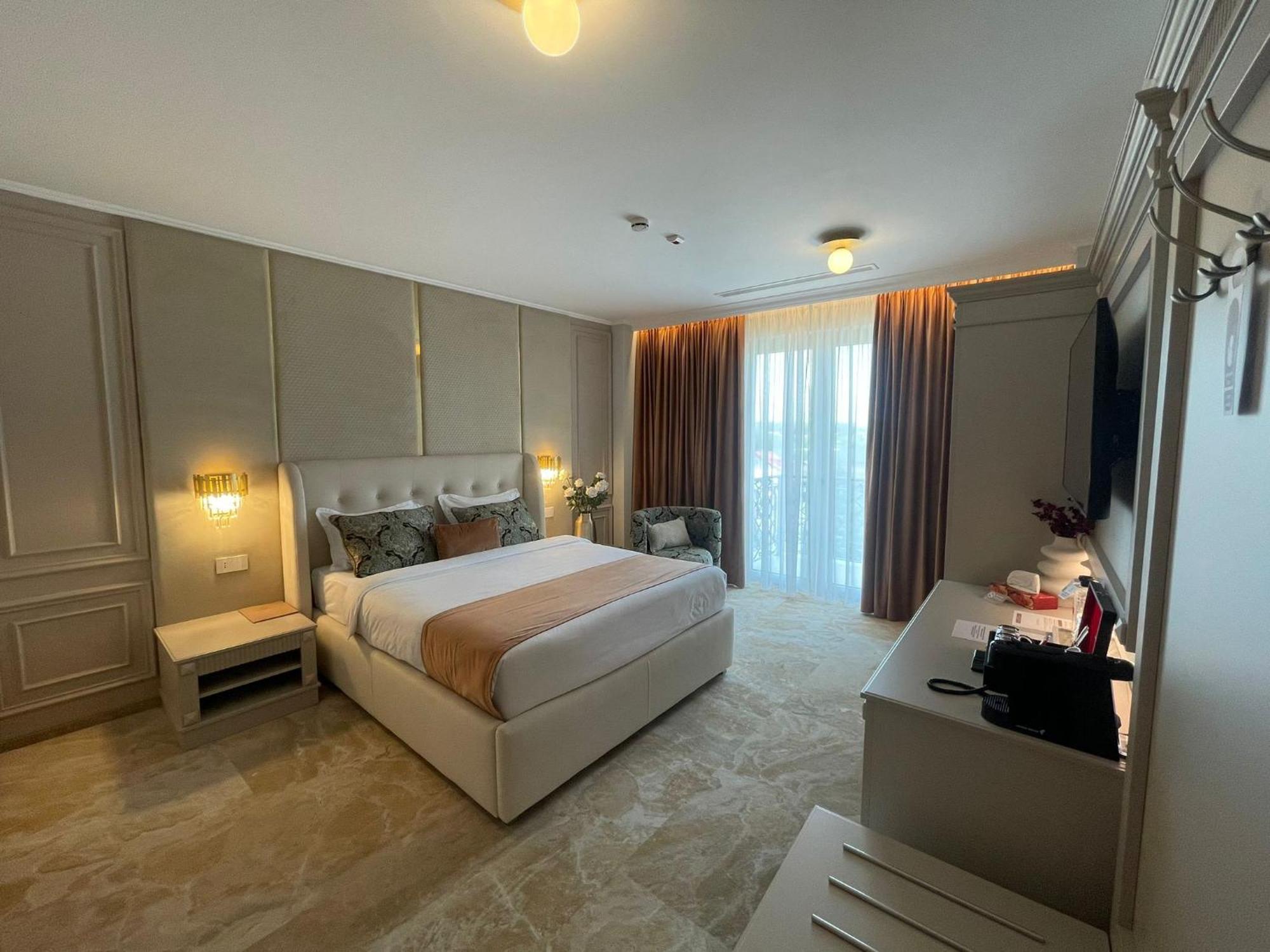 Boutique Hotel Bals エクステリア 写真