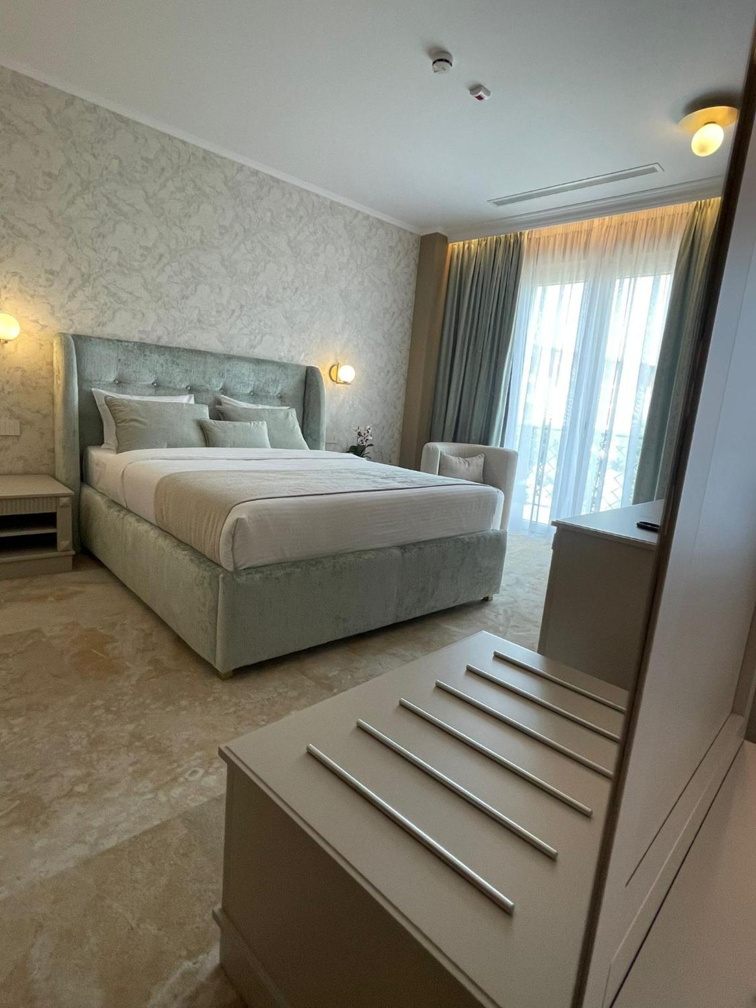 Boutique Hotel Bals エクステリア 写真
