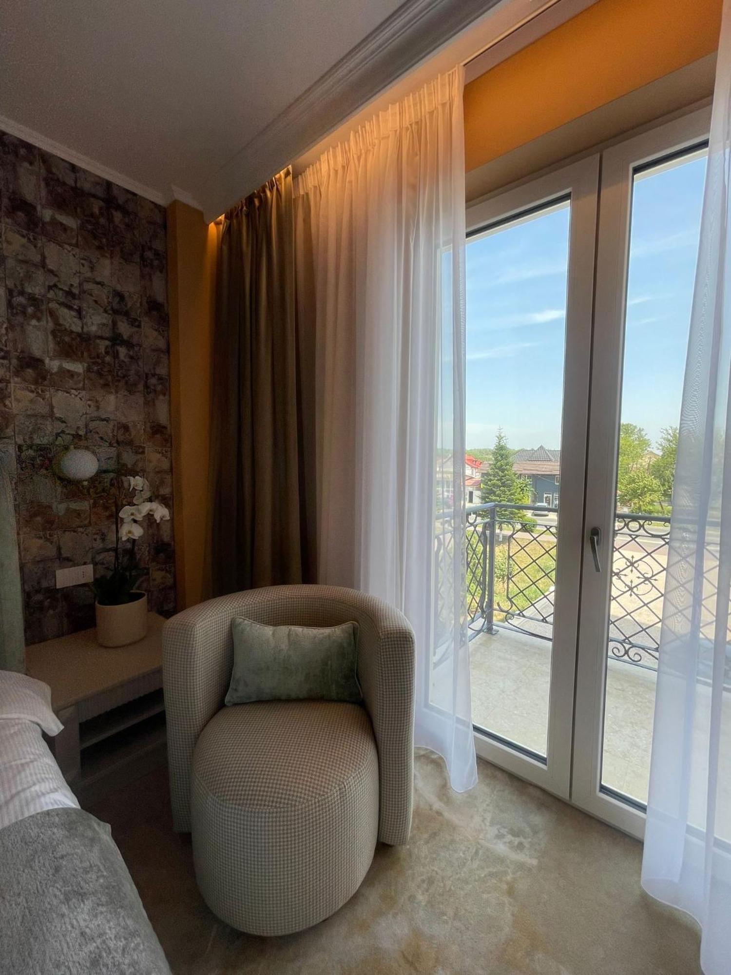 Boutique Hotel Bals エクステリア 写真