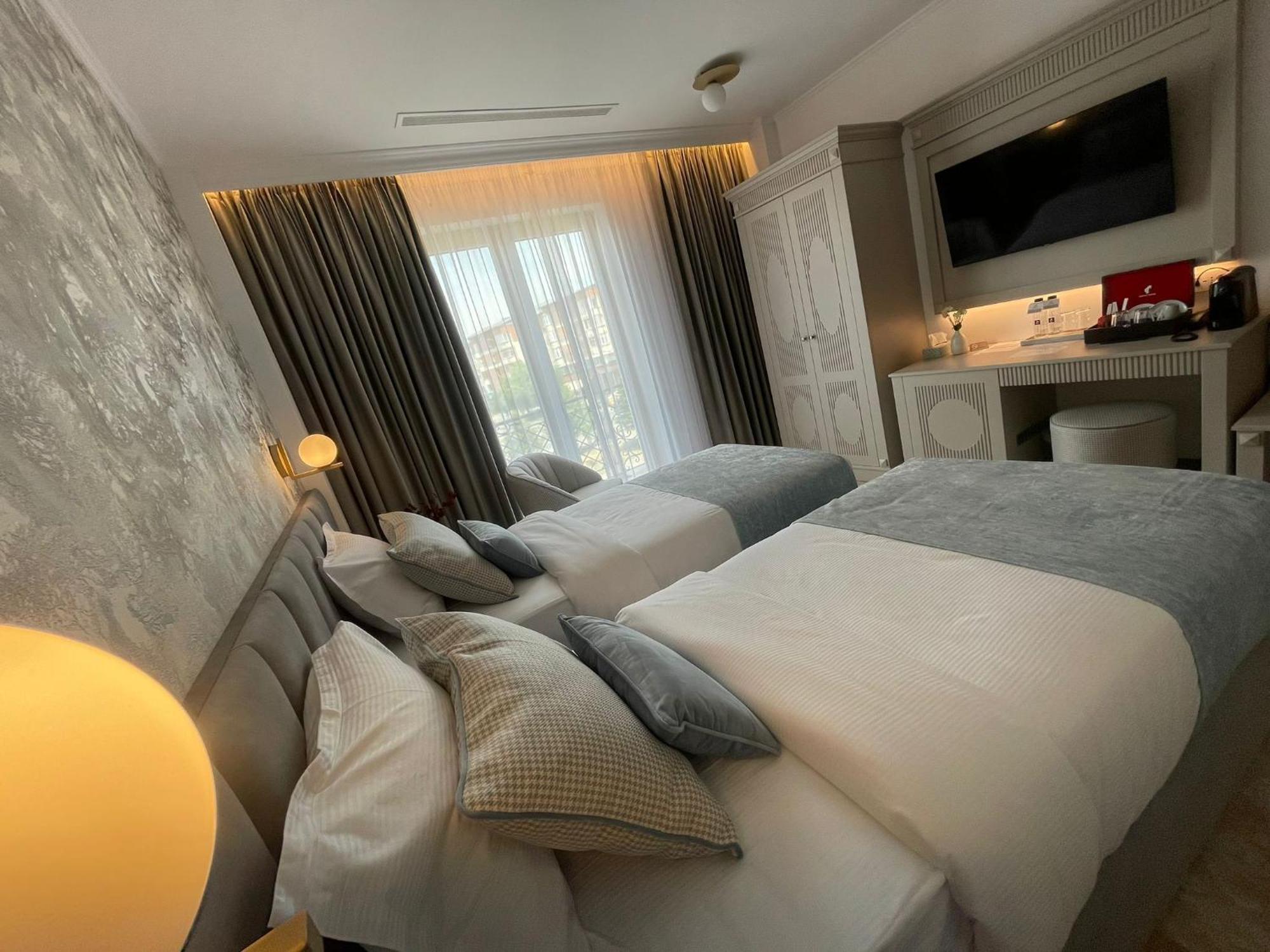 Boutique Hotel Bals エクステリア 写真