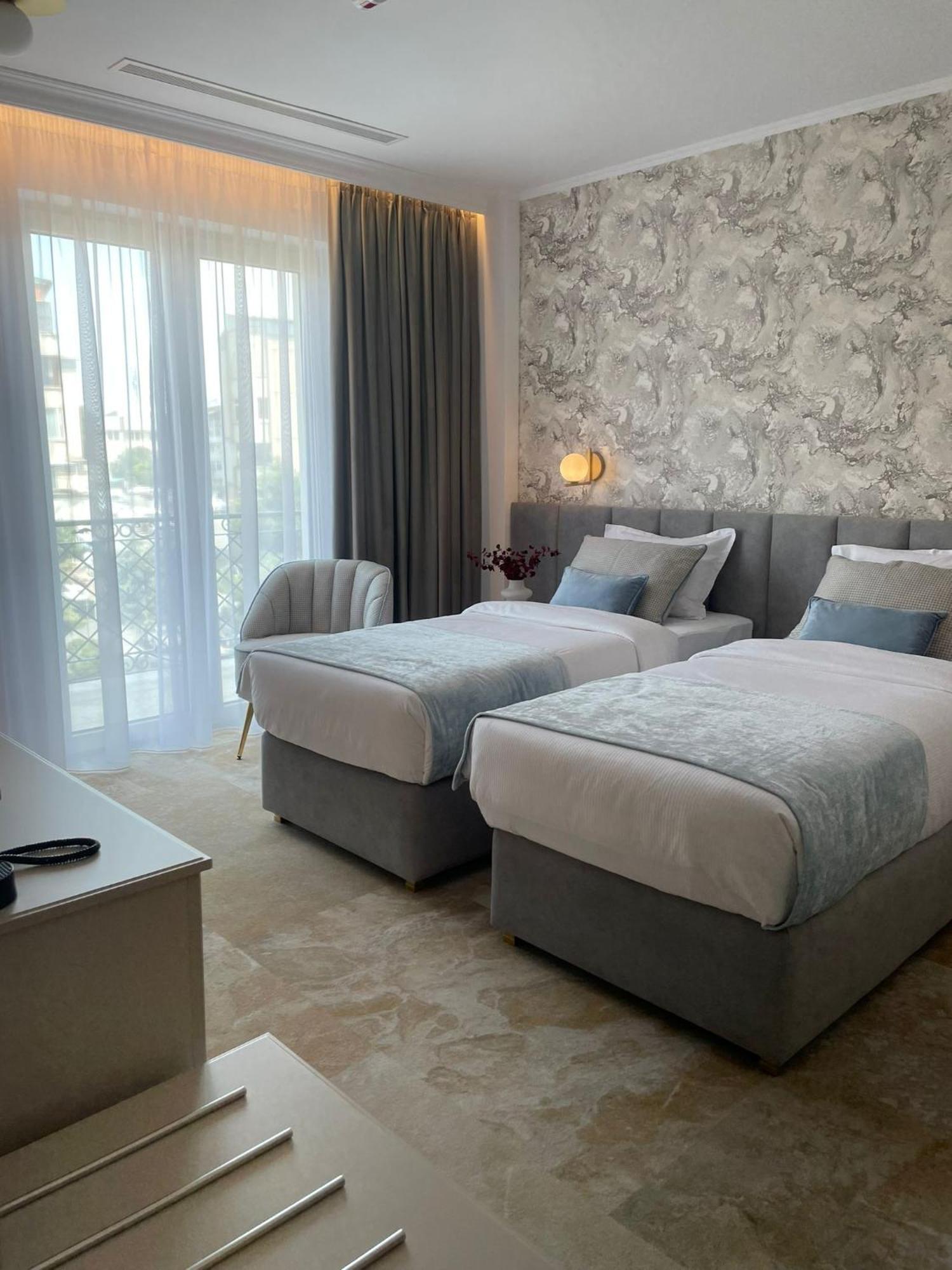 Boutique Hotel Bals エクステリア 写真