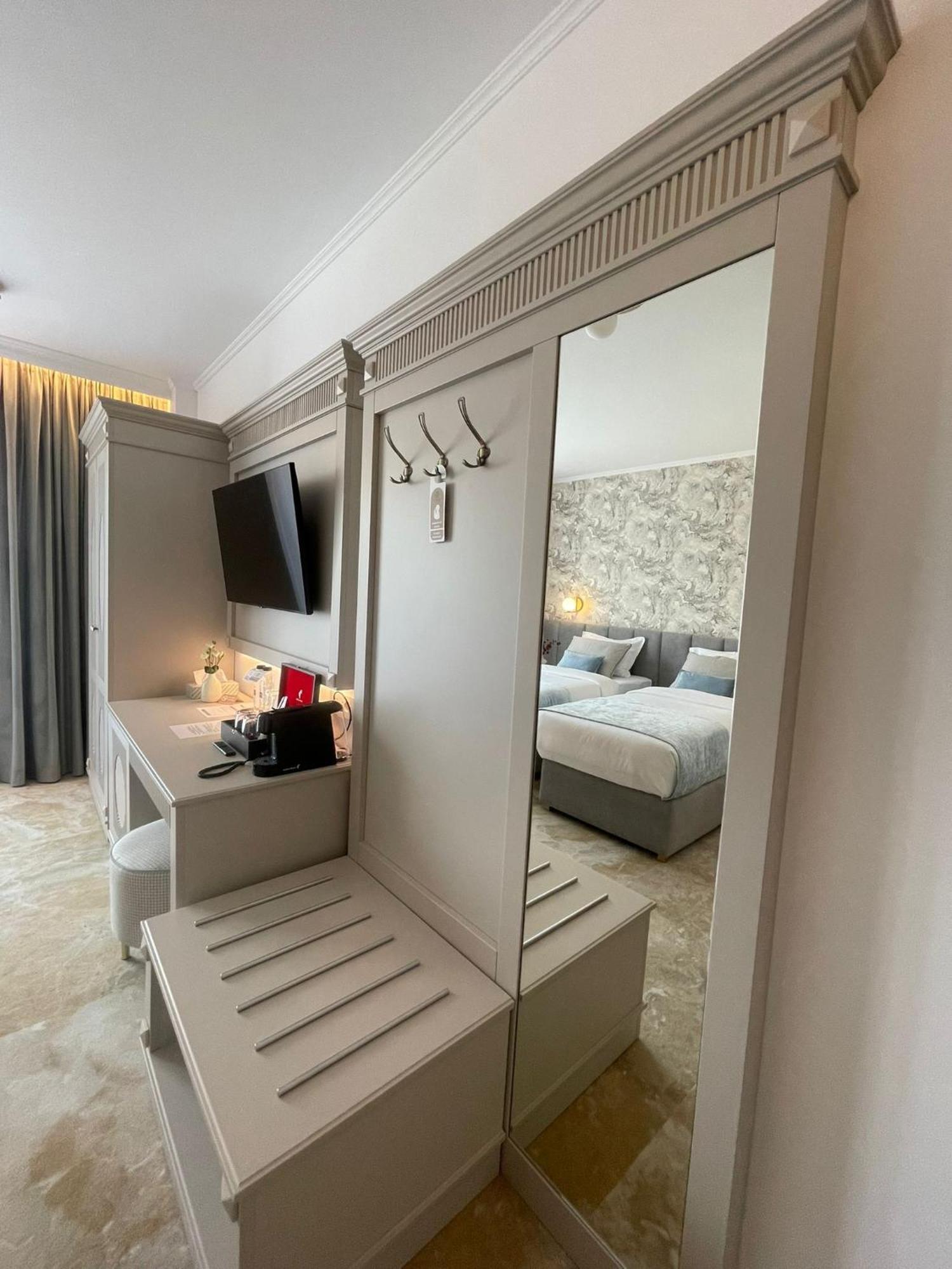 Boutique Hotel Bals エクステリア 写真