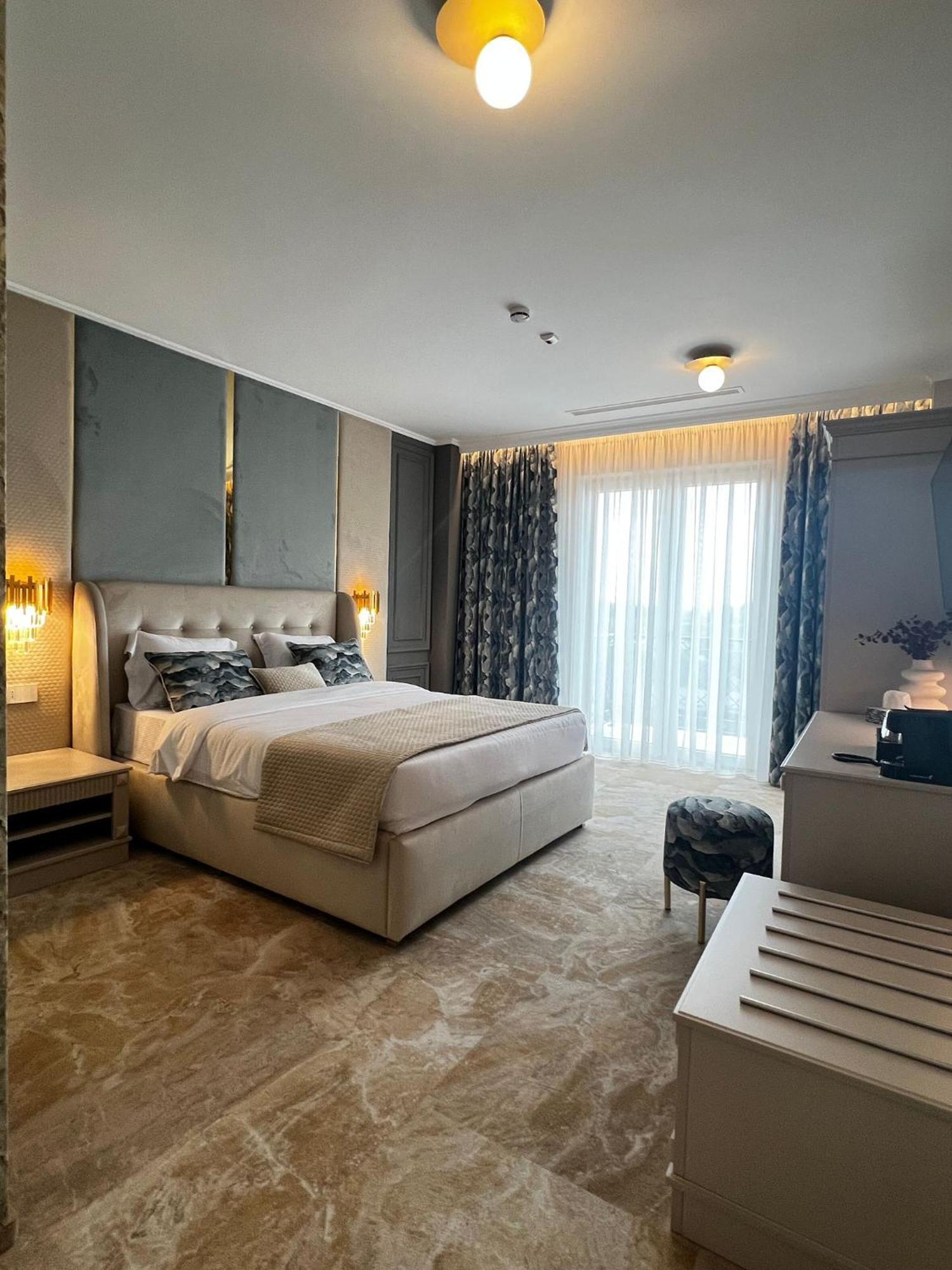 Boutique Hotel Bals エクステリア 写真
