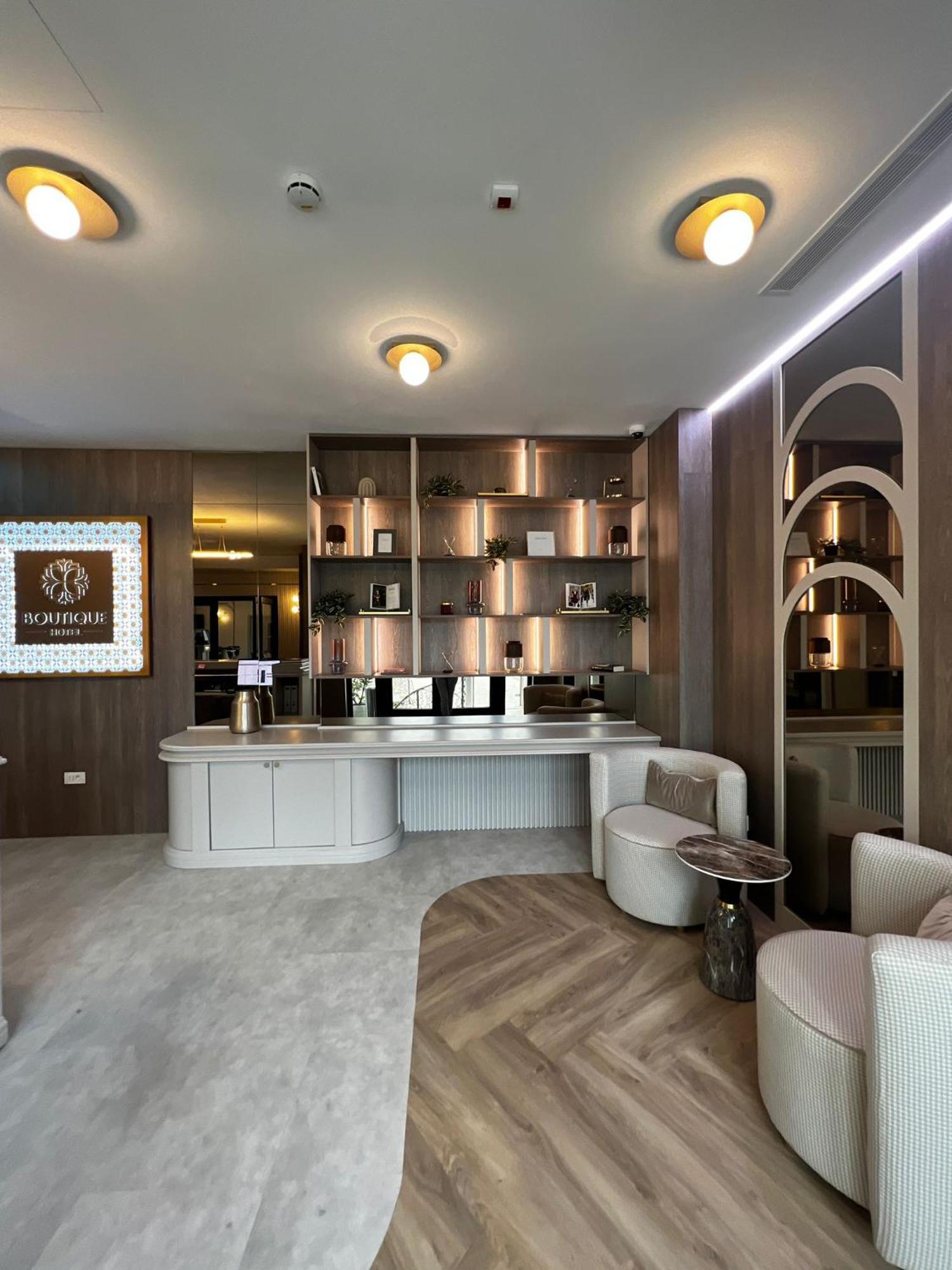 Boutique Hotel Bals エクステリア 写真