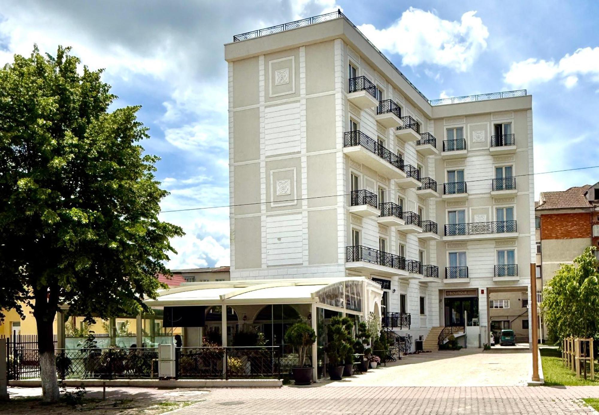 Boutique Hotel Bals エクステリア 写真